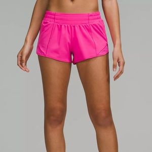 Lululemon Hotty Hot Low Rise Shorts 4’’ (brand new!!)